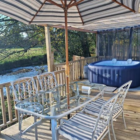 Riverside Cabin At Pen-Y-Bont Mill Hotel Oswestry Eksteriør billede