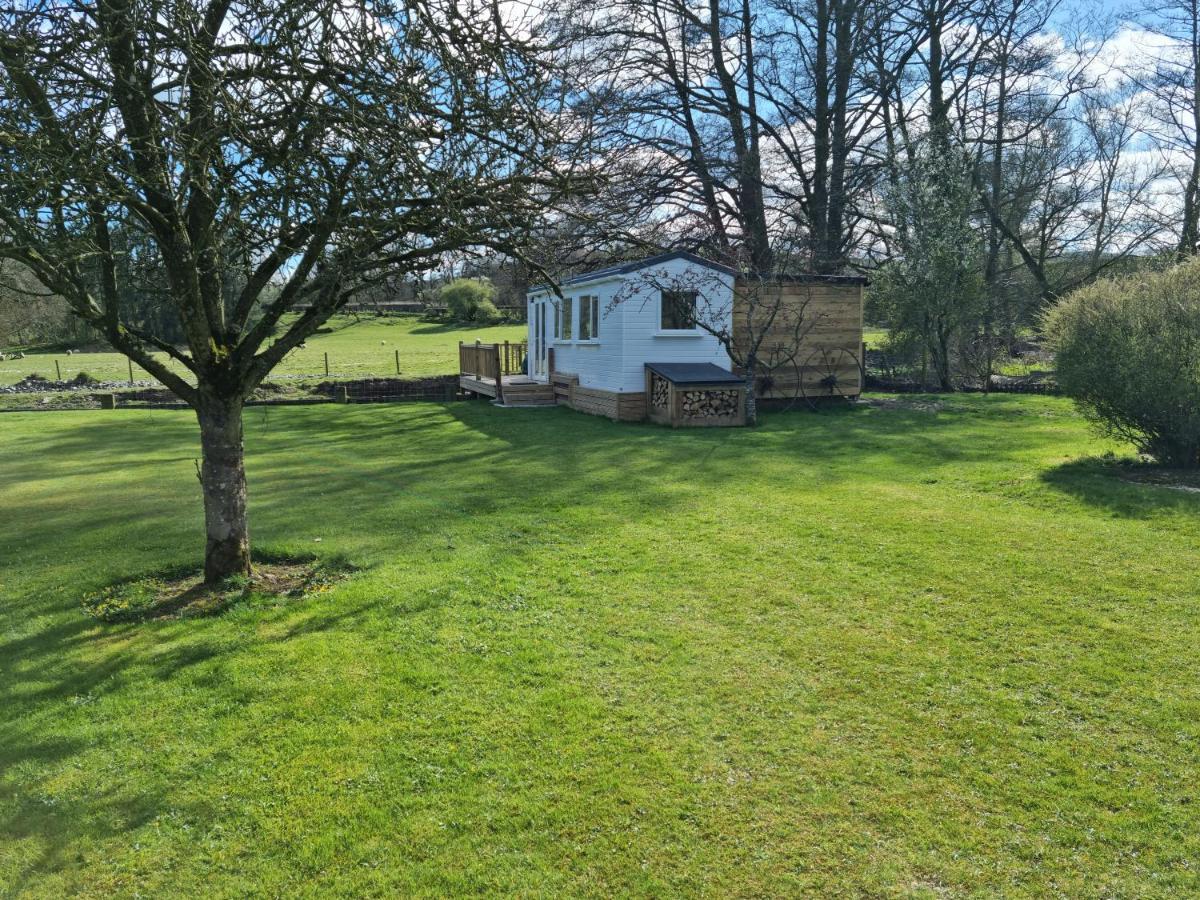 Riverside Cabin At Pen-Y-Bont Mill Hotel Oswestry Eksteriør billede