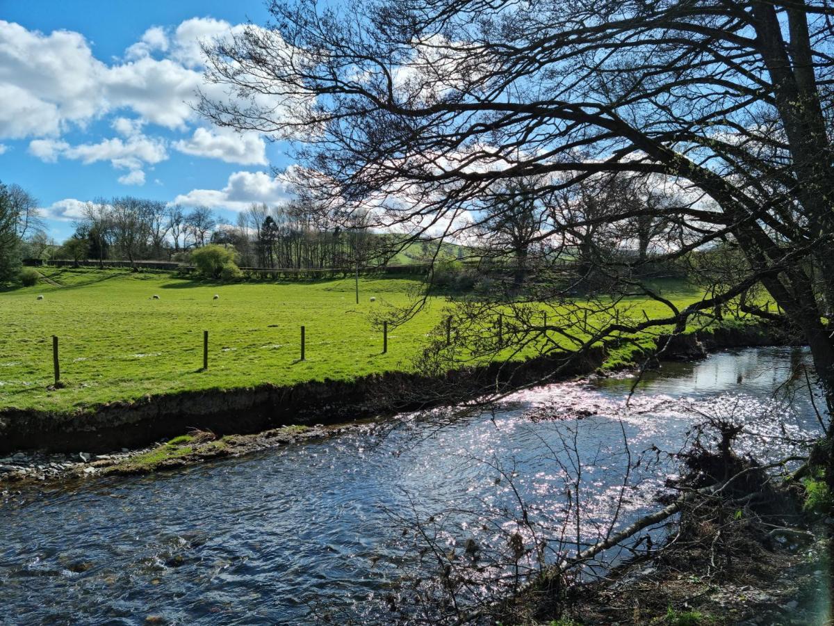 Riverside Cabin At Pen-Y-Bont Mill Hotel Oswestry Eksteriør billede