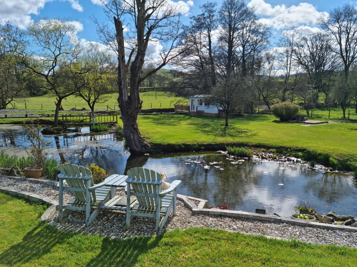 Riverside Cabin At Pen-Y-Bont Mill Hotel Oswestry Eksteriør billede
